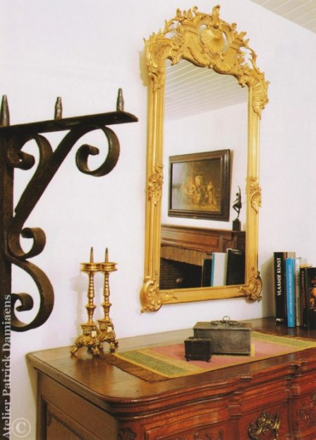 Miroir liégeois sculpté et doré, copie d'un original