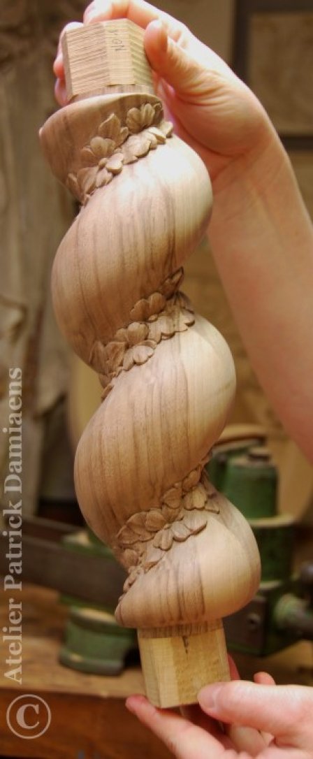  Torse torsadé | Sculpture en bois torsadées | Fabrication de sculpture sur de pieds torsadées