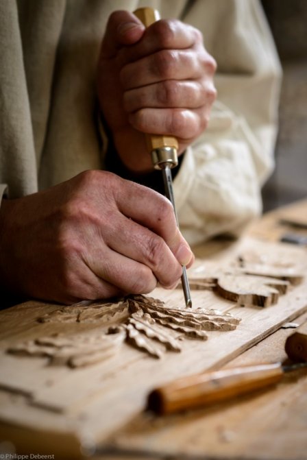 Toute creation ou ornement est méticuleusement sculpté en bois