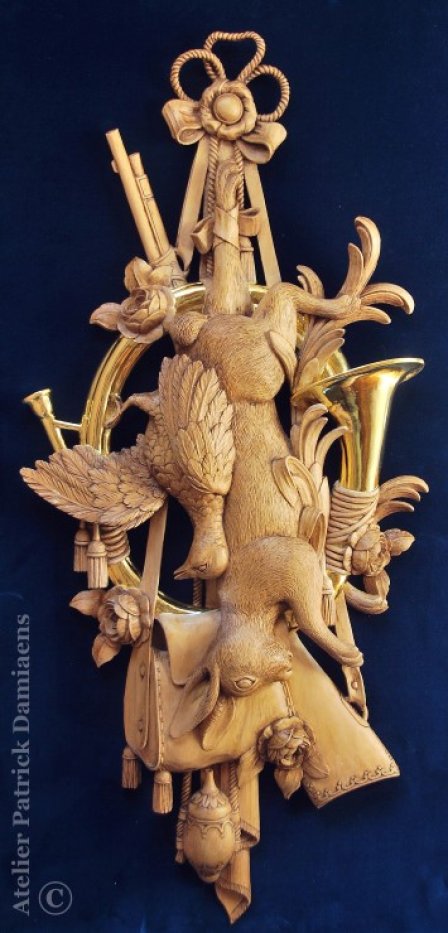 Trophée de chasse en bois | Reproduction d'ornements | Sculpture relief reveil
